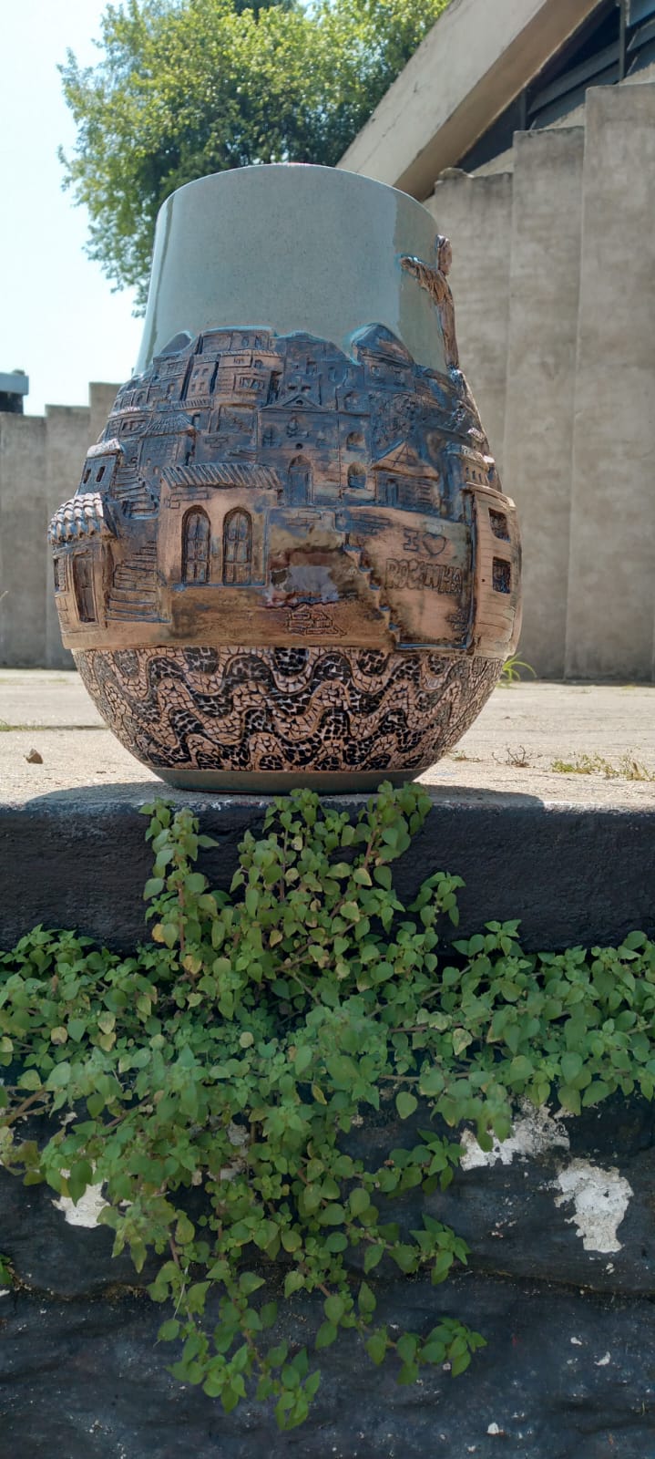 Vasija ciudad — Leonardo Alvez