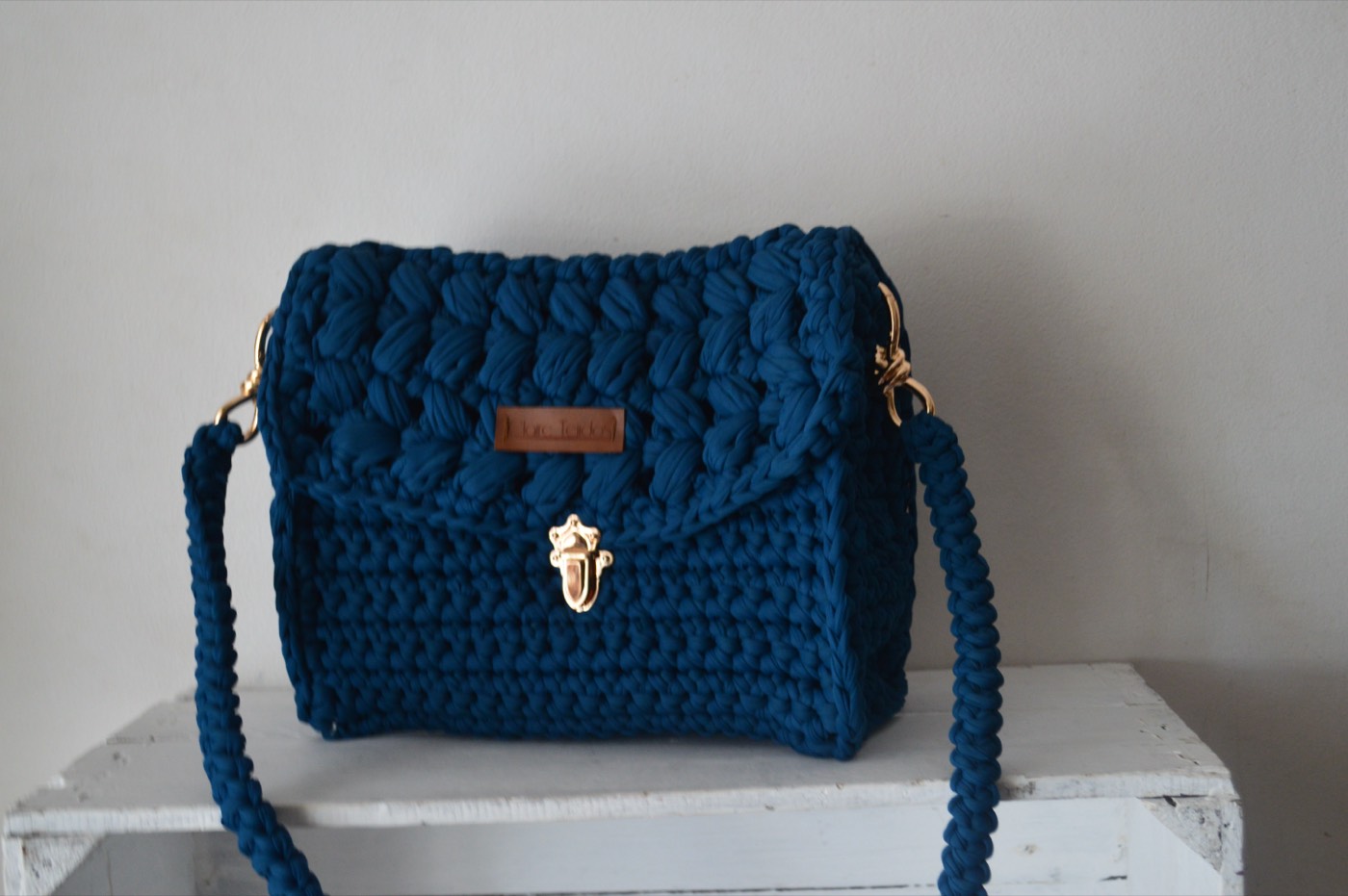 Cartera tipo maletín azul petróleo — Marie Claire Marambio
