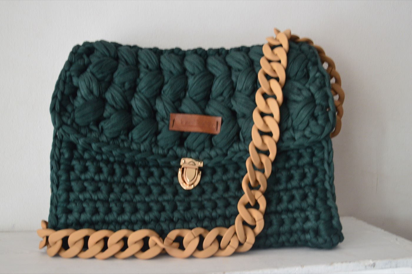 Cartera tipo maletín verde — Marie Claire Marambio